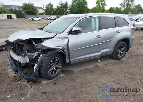 2016 Toyota Highlander Xle V6 z USA, uszkodzony, nr VIN 5TDJKRFH7GS321461